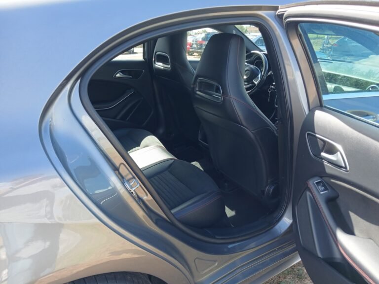 MERC A180 (11)